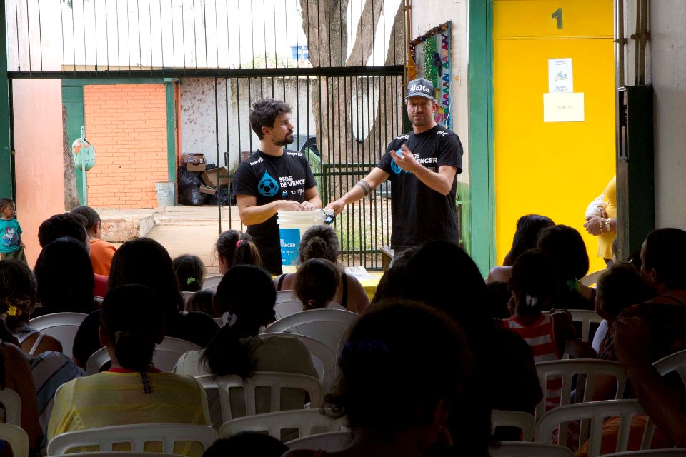 Jon Rose teaching about clean water in Brasilia